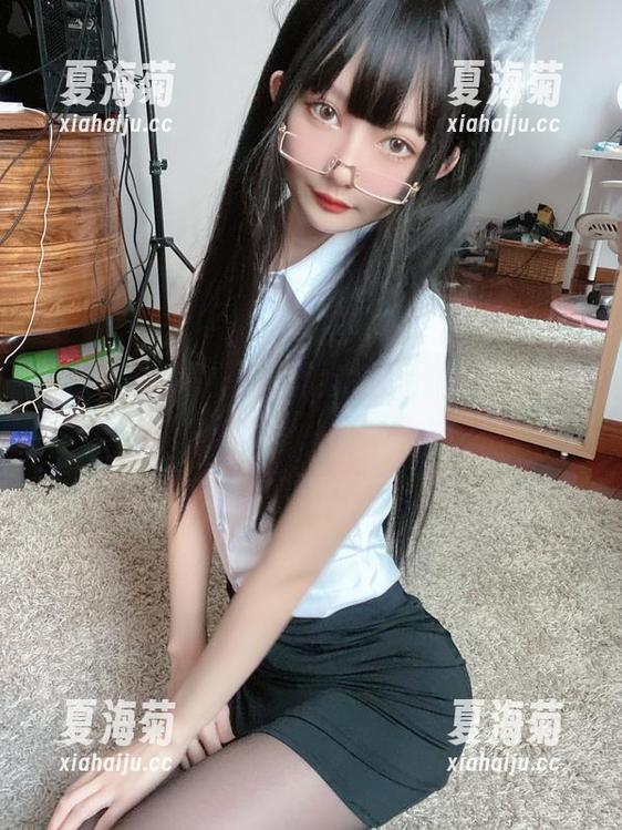51酱 不得不说,51酱的花嫁在原图里太闪耀了,图册里更是让人想要打卡自拍!