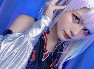 写真里的Azami，TamamoDancer正在和空气做斗争，你看得可真过瘾。