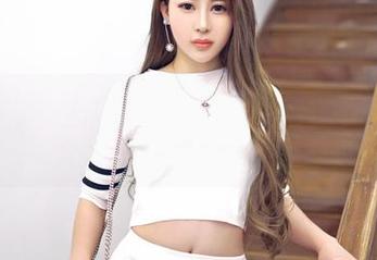 Feilin嗲囡囡 – 修女？小蛮妖yummy！图库里的反差萌连我爸妈都想关注了