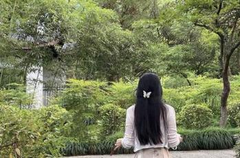 微密圈 – July芝岚和她的黑与白，原图中没两张擦边球！