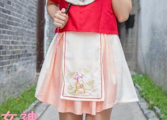 MSLASS梦丝女神 – 在庄园里，兮兮化身小甜心，高清图集等你来“咬”。