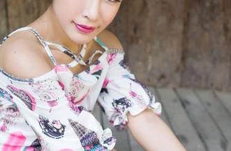 MiStar魅妍社 – 谁说婚纱就得是温顺的？陈雅漫VICKY的写真像极了剧烈波动的情绪。