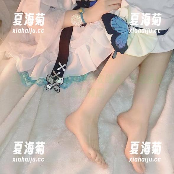 当博主Seele麦麦和毛衣碰撞，私拍结果超出预期
