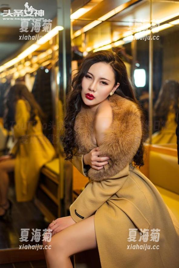 TouTiao头条女神-周思超 TouTiao头条女神 - 周思超用制服把日常变成超级大片,高清美图一览无遗!