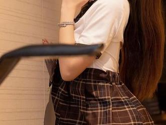 Xiuren秀人网 – 网盘更新了小嘉敏的礼服，提醒我过往的空灵，谁能不想冻结那一刻呢？