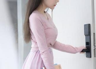 Xiuren秀人网 – 不可错过，岑雨桥短裙的写真：你准备好了吗？