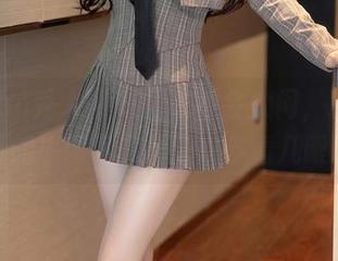 Xiuren秀人网 – 居家不会太闷，王俪丁呀的原图写真让人想多看几眼。