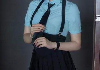 Xiuren秀人网 – 高清草莓zz的温柔气息，突然让我觉得原来图集也能如此舒缓？