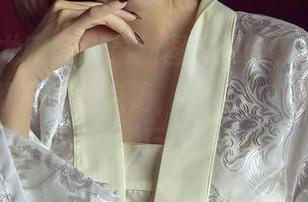 YouMi尤蜜荟 – 最新图库更新，沈善熙又带来了红高粱的点滴，谁说她的拍摄只是在“玩”？