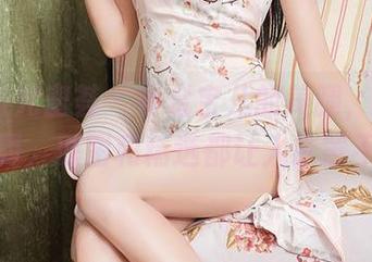 YouMi尤蜜荟 – 黄金宝儿的美腿，带着一种不羁，原图和精选都让人欲罢不能。