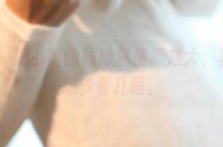 rosi – 把小莉的妹妹私房照放大，真让人想多看几眼。