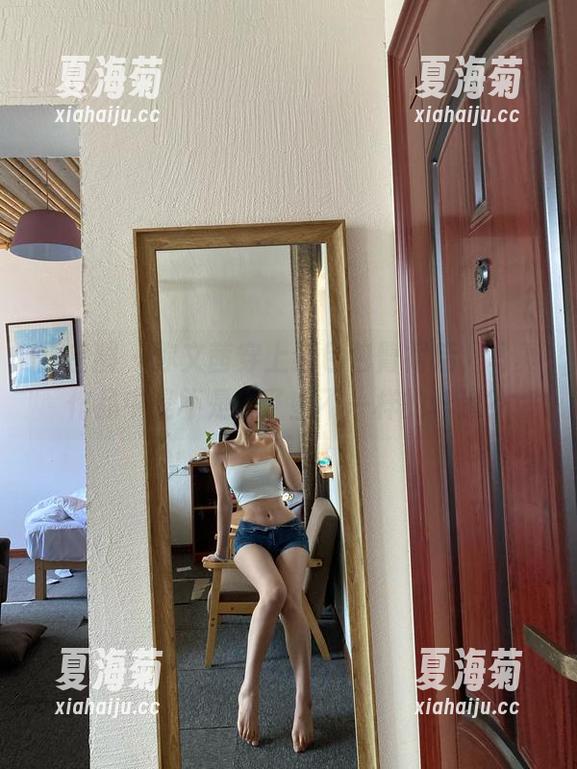 你文茜 微密圈 - 你文茜穿上红色包臀裙后,写真作品中是不是多了些不一样的味道?
