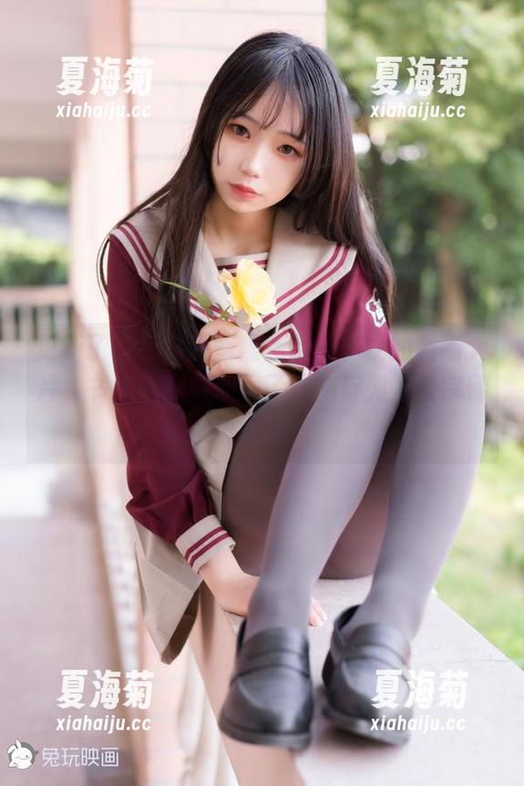 更新了！兔玩映画黑色制服少女的最新大片，书本都默默加入了配角行列，快宗师出场啦！