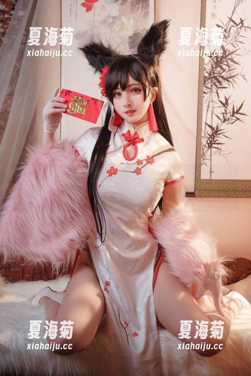 制服也能玩出新花样！凉凉子的美图更新，来瞧瞧吧！
