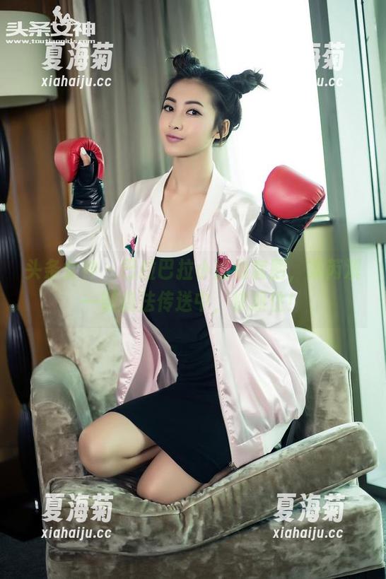 头条女神 - 巴拉巴拉小魔仙套图，梁芮溪一键魔法传送中，快抓住！