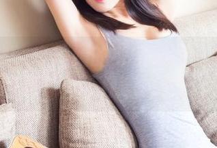 头条女神 – 申美嫣的毛衣作品静悄悄流露出一丝不经意的俏皮
