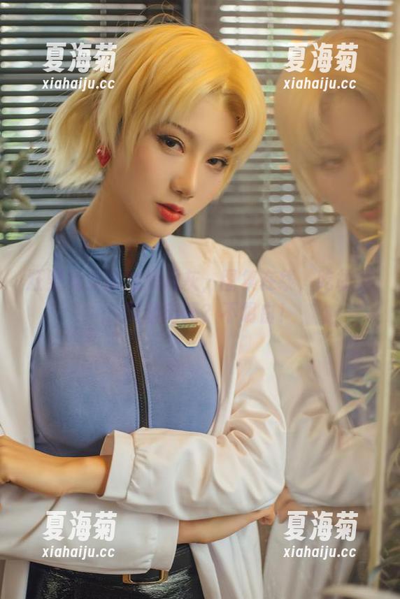 狂野兔女郎加如月灰，图集在线，吃胡萝卜配腊肉吗？不明白！