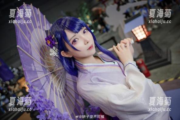 呵呵，妍子坚不可摧的吉他妹妹，高清图册带你窥探她的撩人气质。