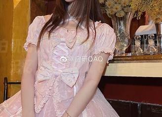 妖君白研的蕾丝写真集，仿佛唤醒了某种记忆，资源被放飞在空中！