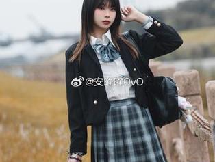 私拍狂欢！安曜曜多种情绪穿搭连体衣图集上市！