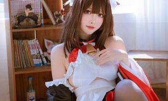 宫本桜在校服中展示的不仅是衣服，频频出镜的美图合集也太迷了吧！