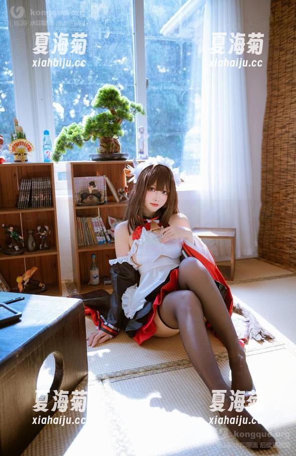 宫本桜在校服中展示的不仅是衣服，频频出镜的美图合集也太迷了吧！