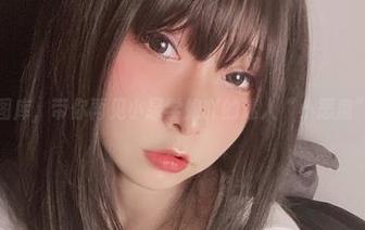 精选图库，带你再见小泉学姐吖的迷人“小恶魔”姿态
