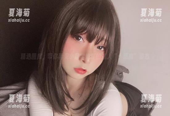 精选图库，带你再见小泉学姐吖的迷人“小恶魔”姿态