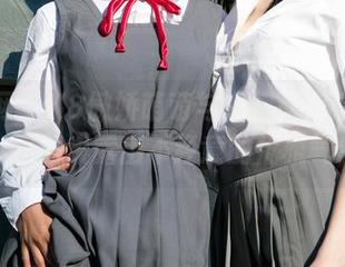 尤果网 – K8傲娇萌萌与短裙：高清写真中，自然流露出不经意的优雅气息。