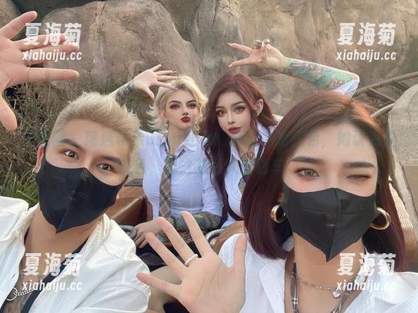 希希Gina 微密圈 - 精选希希Gina红裙:他认为是红色,她认为是拼色,总之总有人搭错车。