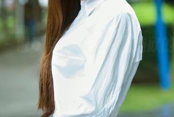 推女郎 – 滑稽与水花齐飞，连欣的浴室原图独一无二！