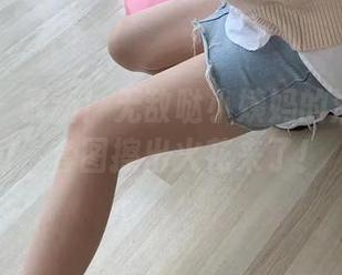 微密圈 – 最新！无敌哒小姨妈的浴室奇遇，套图擦出火花来了！