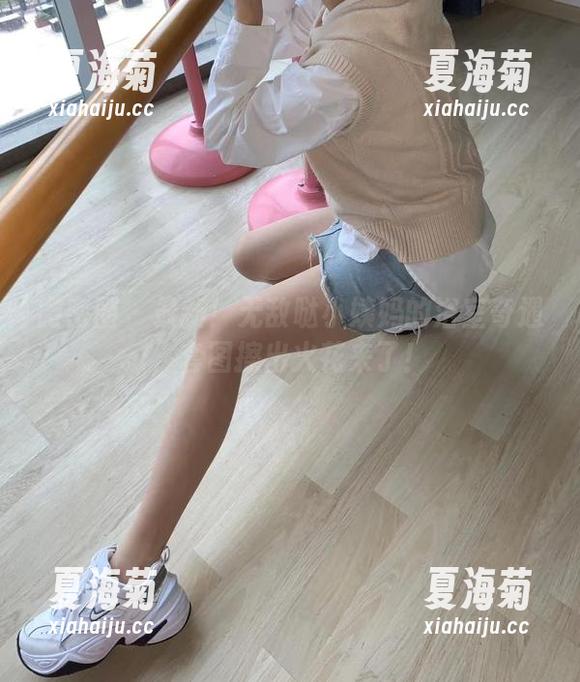 微密圈 - 最新！无敌哒小姨妈的浴室奇遇，套图擦出火花来了！