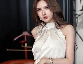 星颜社 – 张灵儿的高清资源里，学姐的气质太难以抵抗，悄悄收藏了一堆。