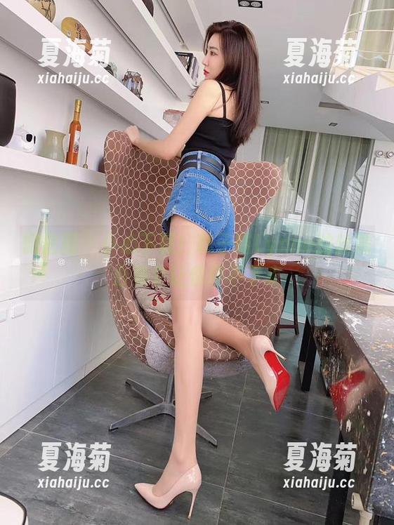 林子喵Lynne 微密圈 - 小心下载!林子喵Lynne的丝袜合集会让你停不下来