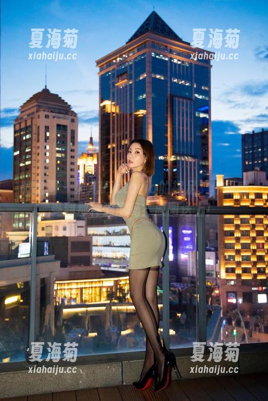 果儿Victoria 微密圈 - 果儿Victoria的裸足,你能感受到那种温度吗?原图送上!