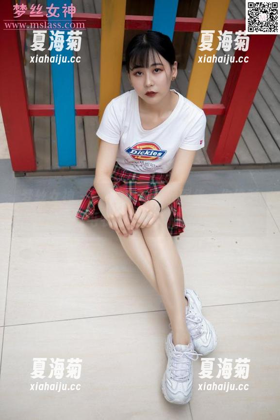 梦丝女神 - 玥玥的毛衣在线图集，你绝对想不到毛衣也能这样搭出个性。