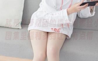 没错，就是森萝财团的楼梯间黑丝小妹，图集里福利多到让人有点懵