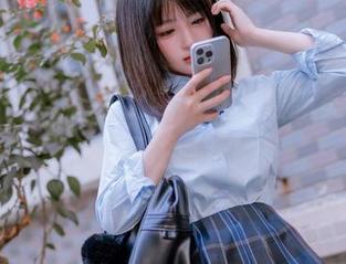 樱井宁宁：黑色JK新宠儿，最新美图让你忍不住点开！
