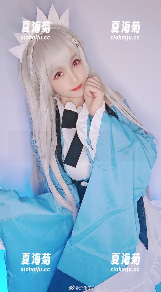 汐兔子那张雷电芽衣的cos图包…我在想，这姿态学的真不错，想模仿！