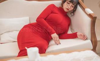 这教室，洛璃LoLiSAMA未必及格，但cos图集却毫不逊色