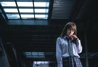 疯猫ss放大招，制服少女作品集，有趣又值得下载！