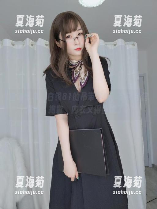重磅分享：白银81的吊带写真，穿它自信满满，抱歉，内衣又得重洗了。