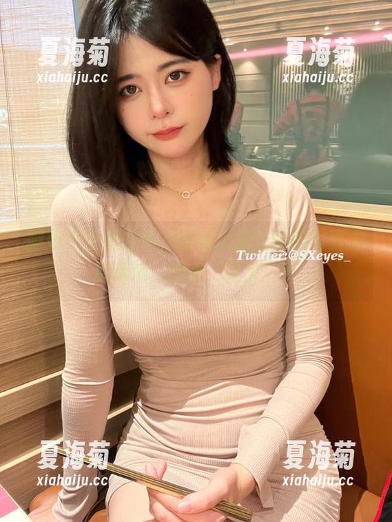 御姐不仅是古典，眼酱大魔王w的写真力道满满，快来“打卡”！