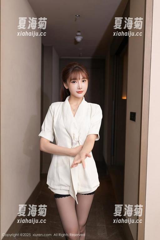 秀人网 - “K8傲娇萌萌Vivian”在图库里欢快捣腾的豹纹奇遇记