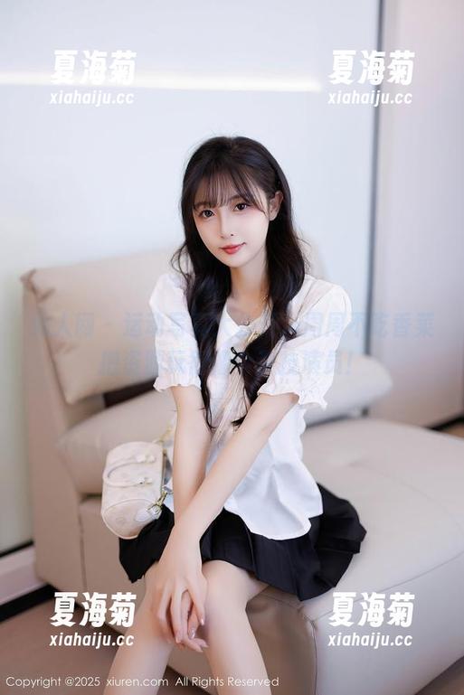 秀人网 - 运动写真大公开，周周不吃香菜把资源玩得像个杂技演员！