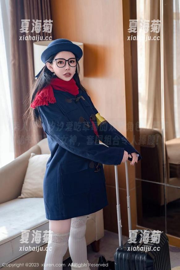 秀人网 - 汐汐爱吃草莓的双重角色：严谨秘书和写真女神，套图组合令人捧腹！
