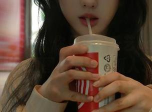 秀人网 – 在线！你见过童千艺cara的美足吗？原图里细节太抓人了！
