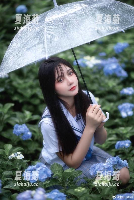 网盘里的秋山AkI，双马尾一甩，谁能不想多看几眼？