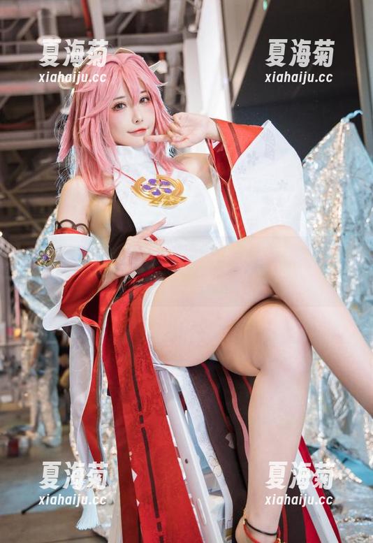 图片里，糖果果Candy的户外校服和我脑海中的夏日青春撞个满怀。